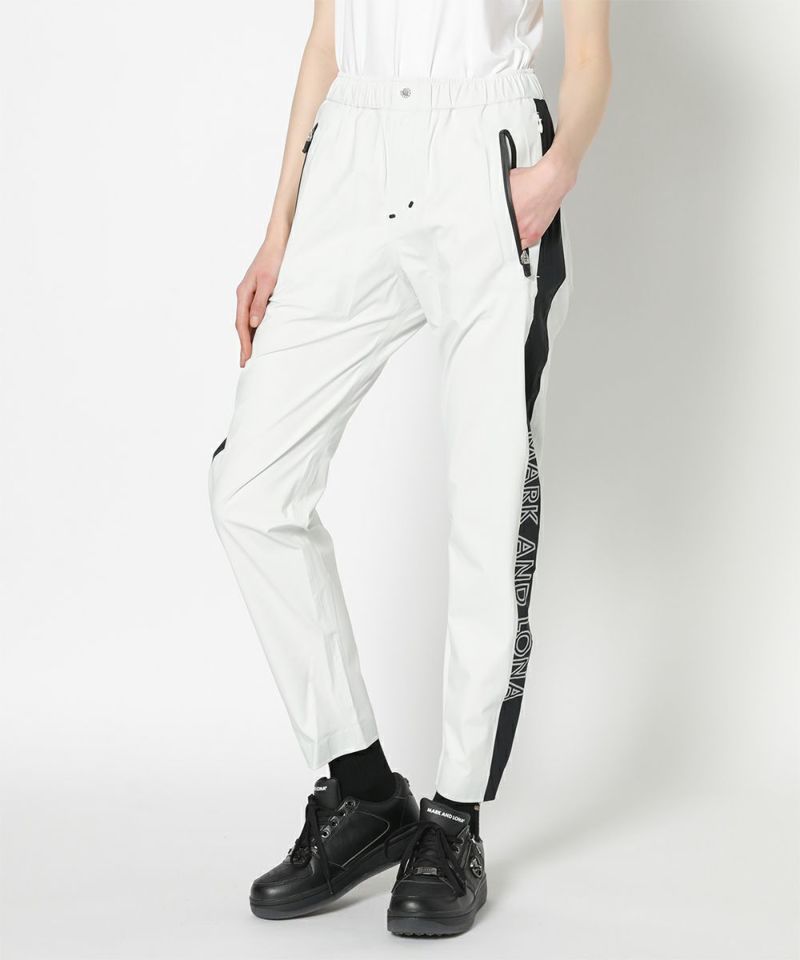 WHITE(Model:身長174cm,バスト80cm,ウエスト60cm,ヒップ88cm,着用サイズM)