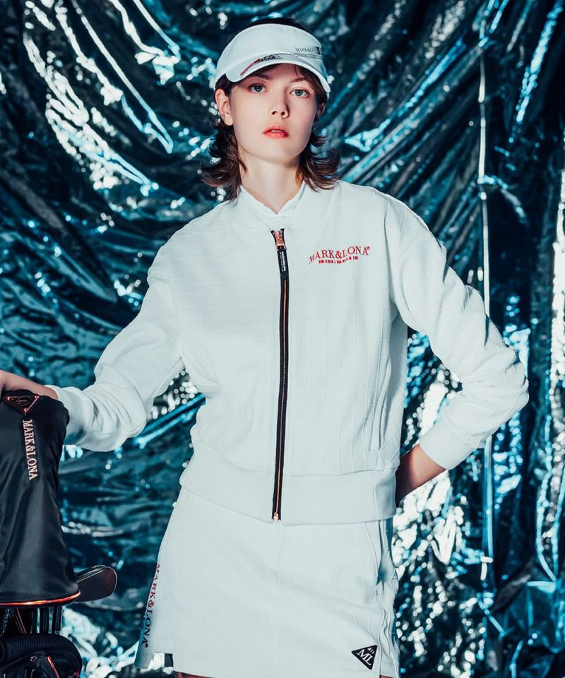 WHITE(Model:身長178cm,バスト78cm,ウエスト59cm,ヒップ89cm,着用サイズM)