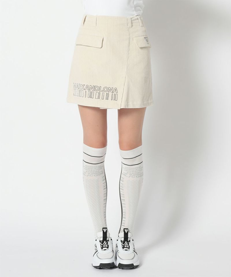 OFF.WHITE(Model:身長175cm,バスト83cm,ウエスト61cm,ヒップ89cm,着用サイズM)