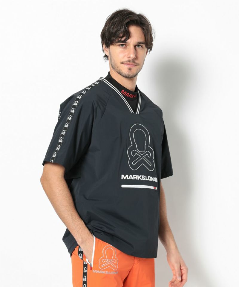 BLACK モデル:身長185cm,チェスト95cm,ウエスト75cm,ヒップ94cm,着用サイズL