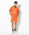 ORANGE モデル:身長185cm,チェスト95cm,ウエスト75cm,ヒップ94cm,着用サイズL