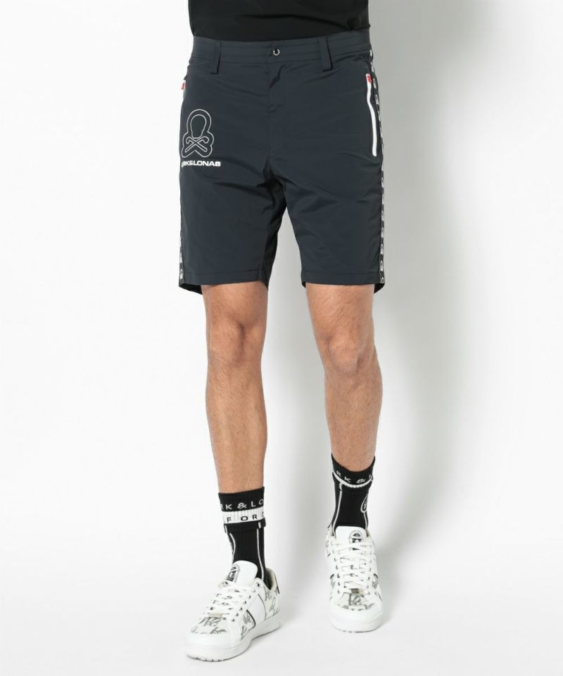 BLACK モデル:身長185cm,チェスト95cm,ウエスト75cm,ヒップ94cm,着用サイズL