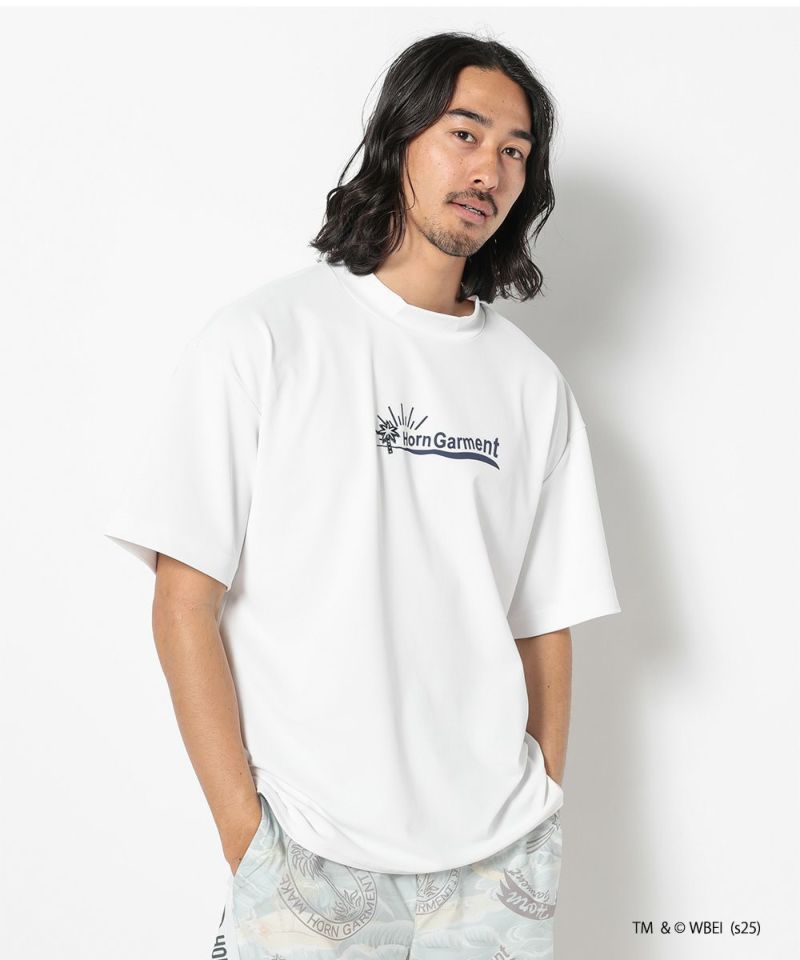WHITE モデル:身長181cm,チェスト98cm,ウエスト76cm,ヒップ92cm,着用サイズL
