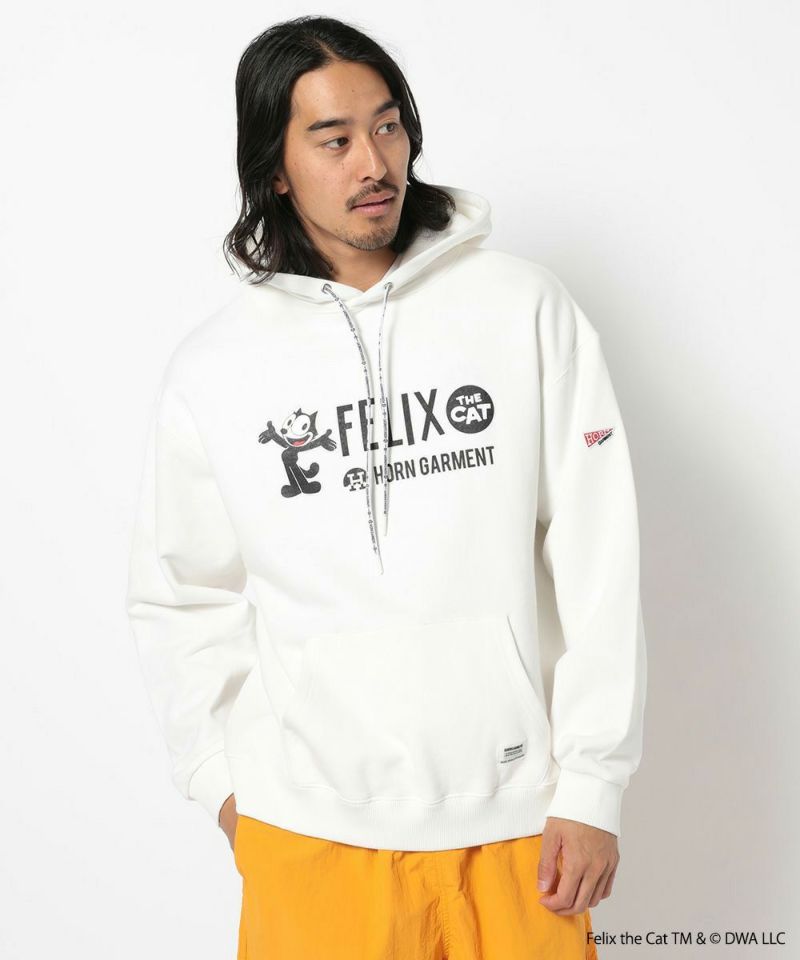 WHITE モデル:身長181cm,チェスト98cm,ウエスト76cm,ヒップ92cm,着用サイズL