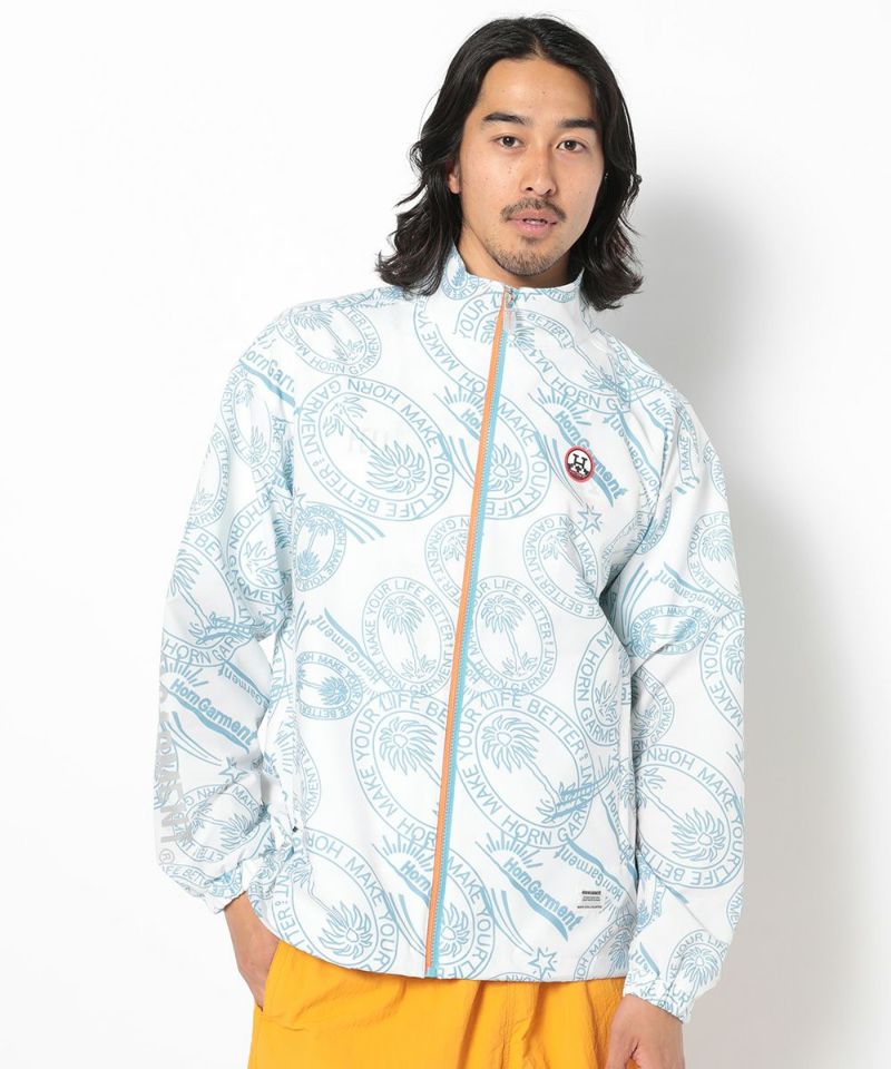 WHITE モデル:身長181cm,チェスト98cm,ウエスト76cm,ヒップ92cm,着用サイズL