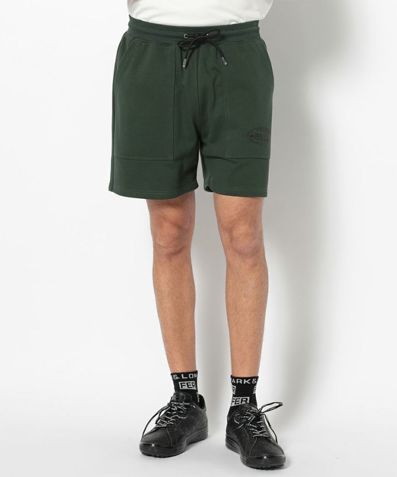 D.GREEN モデル:身長185cm,チェスト95cm,ウエスト75cm,ヒップ94cm,着用サイズL