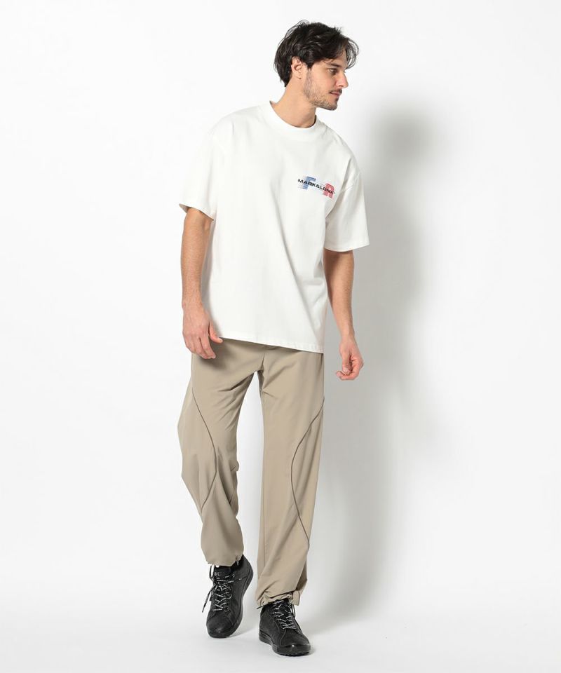 WHITE モデル:身長185cm,チェスト95cm,ウエスト75cm,ヒップ94cm,着用サイズL