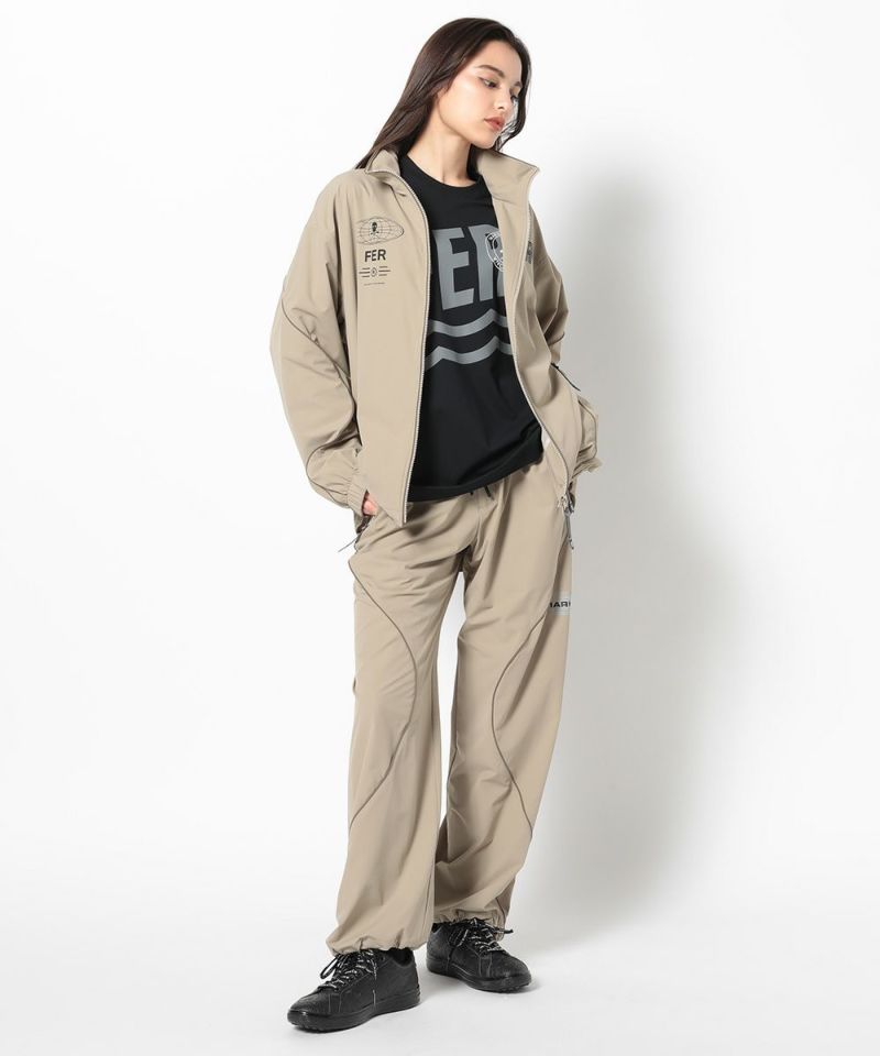 BEIGE モデル:身長168cm,バスト80cm,ウエスト57cm,ヒップ89cm,着用サイズL
