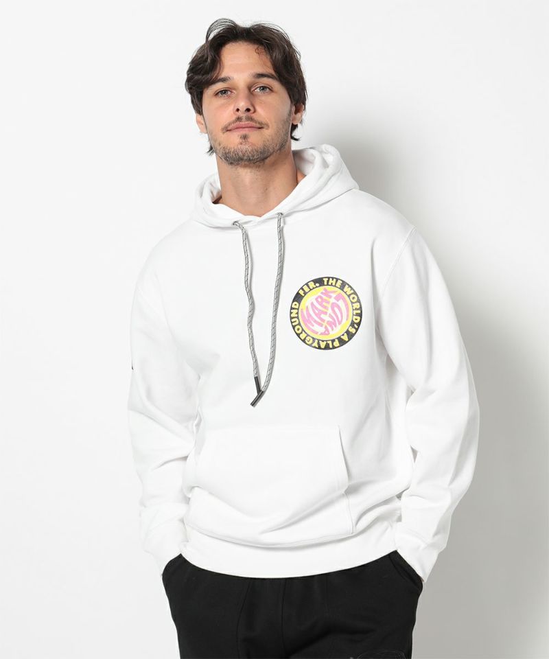 WHITE モデル:身長185cm,チェスト95cm,ウエスト75cm,ヒップ94cm,着用サイズL
