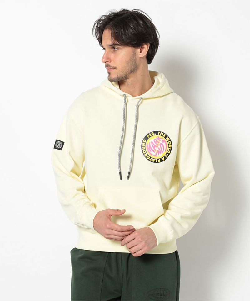YELLOW モデル:身長185cm,チェスト95cm,ウエスト75cm,ヒップ94cm,着用サイズL