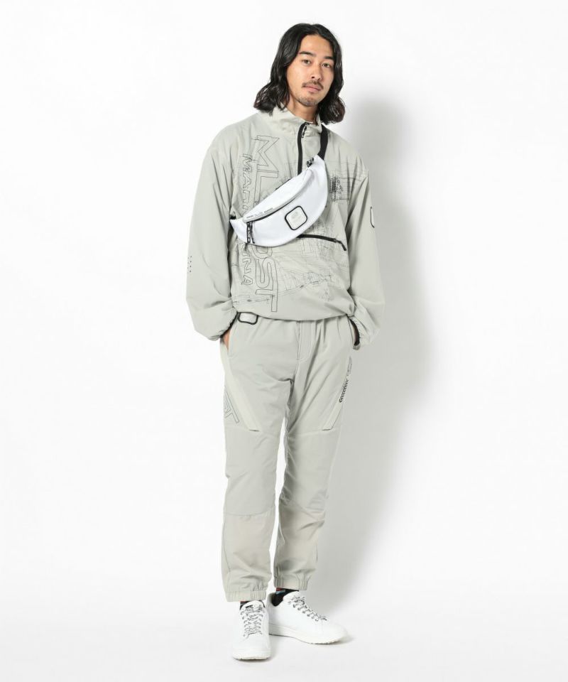 LT.GREY モデル:身長181cm,チェスト98cm,ウエスト76cm,ヒップ92cm,着用サイズL