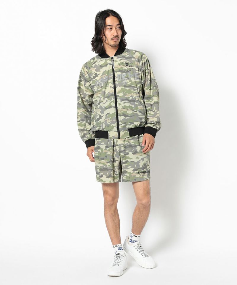 CAMO モデル:身長181cm,チェスト98cm,ウエスト76cm,ヒップ92cm,着用サイズL