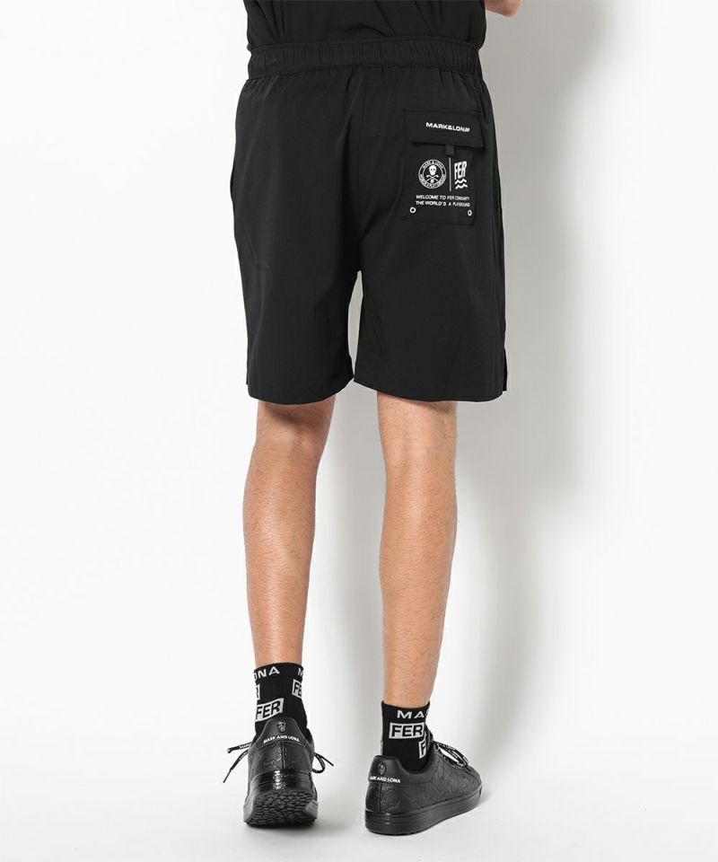 BLACK モデル:身長185cm,チェスト95cm,ウエスト75cm,ヒップ94cm,着用サイズL