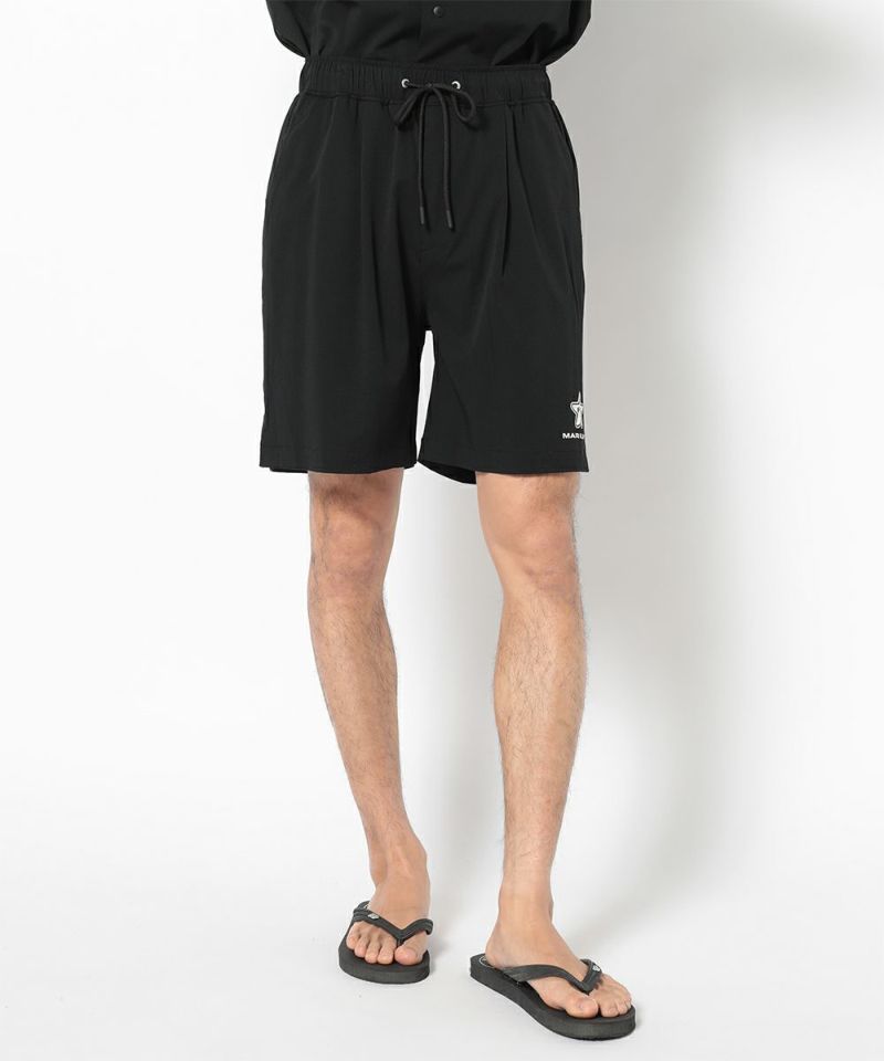 BLACK モデル:身長181cm,チェスト98cm,ウエスト76cm,ヒップ92cm,着用サイズL