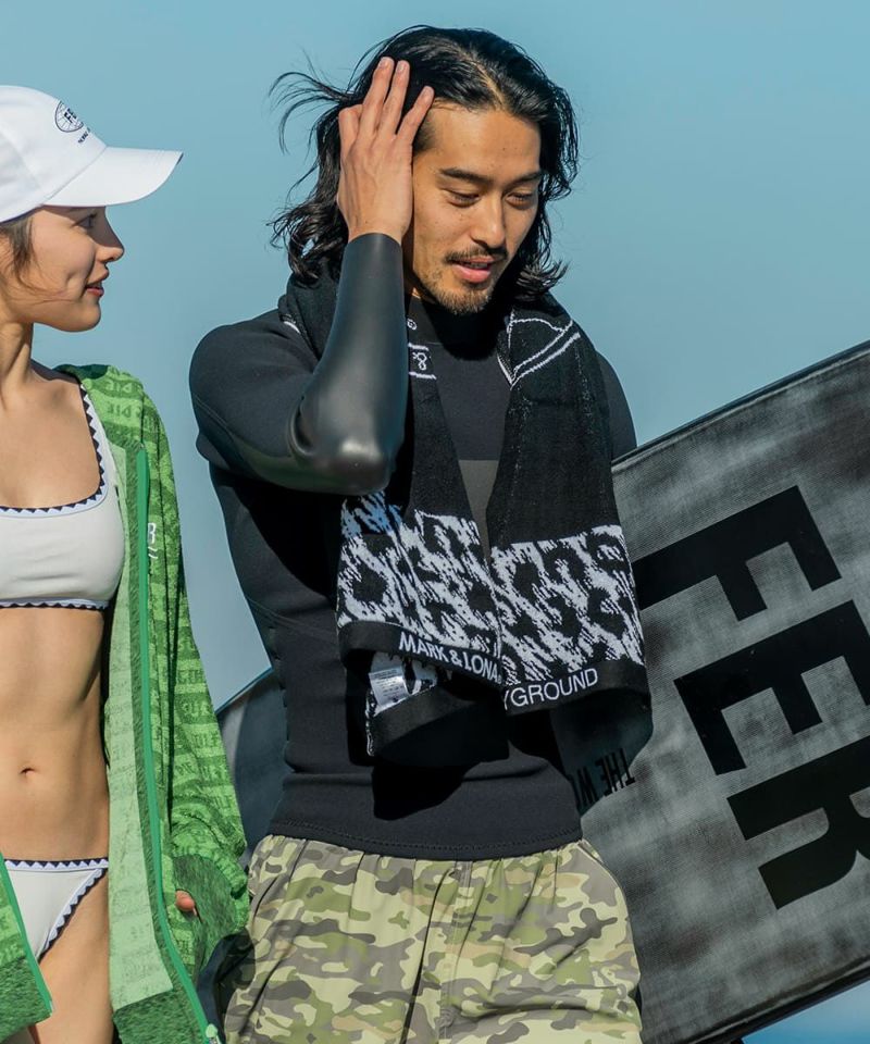 BLACK モデル:身長181cm,チェスト98cm,ウエスト76cm,ヒップ92cm,着用サイズL